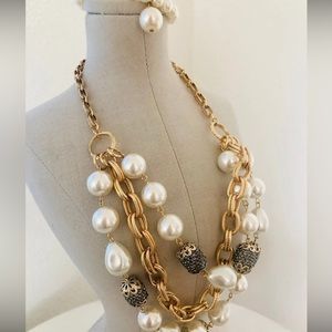 Modern vintage statement necklace and pearl bracelet